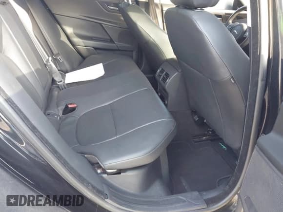 ✅ 2018 Jaguar XE 25t • VIN: SAJAR4FX7JCP35484 • Лот: 41312008. Опубликован ранее на IAAI с пробегом Не указан. Бесплатный доступ к архиву аукционных продаж из США и подробный отчёт об истории автомобиля на DreamBid. Изображение 8.