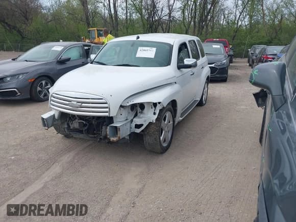 ✅ 2008 Chevrolet HHR LT • VIN: 3GNDA33P18S525251 • Lot: 42069707. Listed on IAAI with 208,353 mi. Free auction sales archive from the USA and detailed vehicle history report at DreamBid. Image 2.
