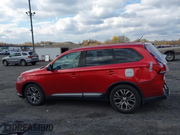 ✅ 2016 Mitsubishi Outlander SE • VIN: JA4AZ3A31GZ048465 • Lot: 43595155. Listed on IAAI with 195,005 mi. Free auction sales archive from the USA and detailed vehicle history report at DreamBid. Image 14.
