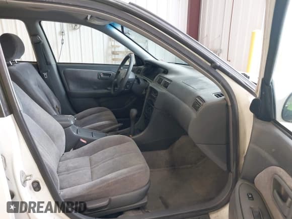 ✅ 1998 Toyota Camry LE • VIN: JT2BF22K2W0103214 • Lot: 42391161. Listed on IAAI with 363,291 mi. Free auction sales archive from the USA and detailed vehicle history report at DreamBid. Image 5.