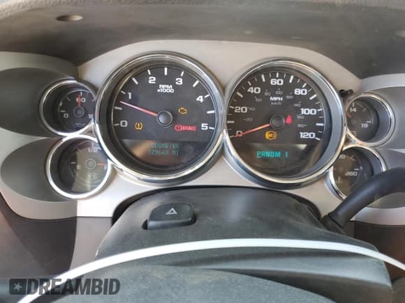 ✅ 2007 Chevrolet Silverado 1500 • VIN: 1GBHC39657E597358 • Lot: 52408105. Wystawiony na Copart z przebiegiem 379 668 mil. Bezpłatny archiwum sprzedaży aukcyjnych z USA i szczegółowy raport historii pojazdu na DreamBid. Zdjęcie 9.