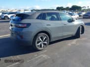 ✅ 2023 Volkswagen ID.4 S • VIN: 1V25MPE88PC040755 • Lot: 43454884. Wystawiony na IAAI z przebiegiem 8 117 mil. Bezpłatny archiwum sprzedaży aukcyjnych z USA i szczegółowy raport historii pojazdu na DreamBid. Zdjęcie 4.