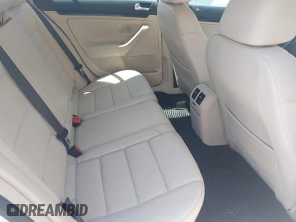 ✅ 2014 Volkswagen Jetta TDI w/Sunroof & Nav • VIN: 3VWPL7AJ0EM618720 • Lot: 42852137. Listed on IAAI with 114,956 mi. Free auction sales archive from the USA and detailed vehicle history report at DreamBid. Image 8.