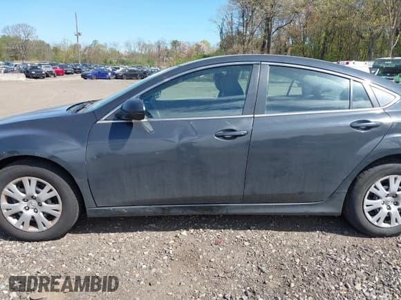 ✅ 2013 Mazda 6 i Sport • VIN: 1YVHZ8BHXD5M08809 • Lot: 42153359. Listed on IAAI with 91,781 mi. Free auction sales archive from the USA and detailed vehicle history report at DreamBid. Image 14.