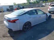 ✅ 2023 Nissan Altima SR • VIN: 1N4BL4CW6PN328324 • Lot: 42592809. Wystawiony na IAAI z przebiegiem 42 147 mil. Bezpłatny archiwum sprzedaży aukcyjnych z USA i szczegółowy raport historii pojazdu na DreamBid. Zdjęcie 4.