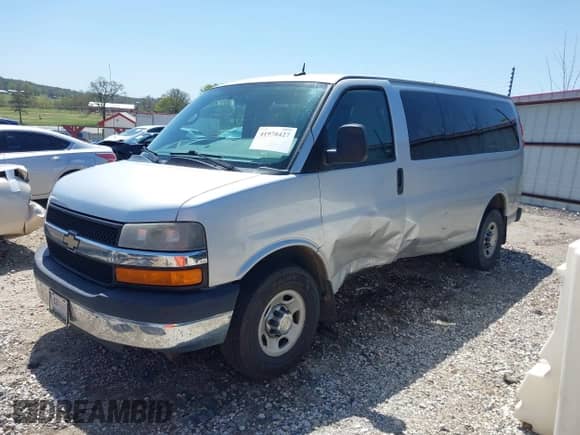 2014 Chevrolet Express Passenger LT с VIN 1GNWGRFG2E1145158, выставлен на аукционе IAAI как лот 41978427 с пробегом 185 336 миль миль и . История ставок и продаж доступна на DreamBid. Изображение 17.