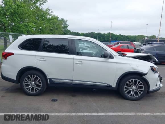2016 Mitsubishi Outlander SE с VIN JA4AZ3A39GZ035527, выставлен на аукционе IAAI как лот 42526052 с пробегом 72 547 миль миль и . История ставок и продаж доступна на DreamBid. Изображение 13.