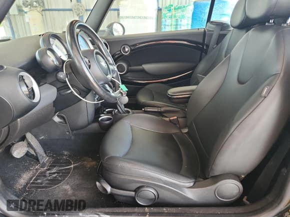 ✅ 2012 MINI Convertible • VIN: WMWZN3C50CT134976 • Lot: 65287285. Listed on Copart with 83,090 mi. Free auction sales archive from the USA and detailed vehicle history report at DreamBid. Image 7.