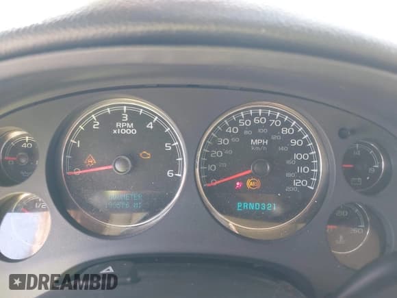 ✅ 2008 GMC Yukon SLT 4SB • VIN: 1GKFC13068R188442 • Lot: 43737811. Wystawiony na IAAI z przebiegiem 190 576 mil. Bezpłatny archiwum sprzedaży aukcyjnych z USA i szczegółowy raport historii pojazdu na DreamBid. Zdjęcie 7.