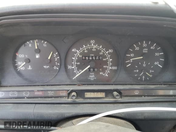 ✅ 1985 Mercedes-Benz 190 • VIN: WDBDB22C8FF039826 • Lot: 47875265. Listed on Copart with 159,296 mi. Free auction sales archive from the USA and detailed vehicle history report at DreamBid. Image 9.