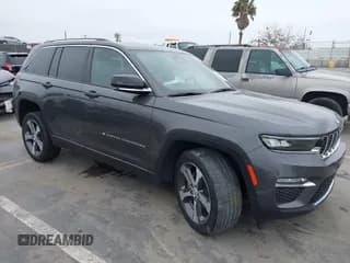 ✅ 2022 Jeep Grand Cherokee • VIN: 1C4RJYB68N8748802 • Lot: 42158104. Listed on IAAI with 28,227 mi. Free auction sales archive from the USA and detailed vehicle history report at DreamBid. Image 1.