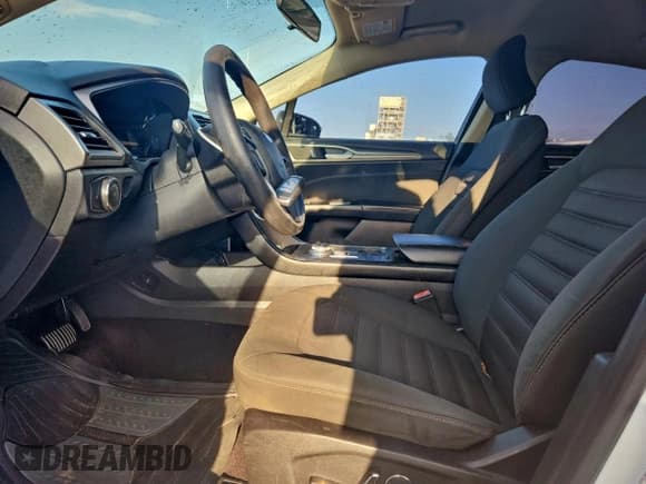 ✅ 2017 Ford Fusion SE • VIN: 3FA6P0H71HR217887 • Lot: 94418275. Wystawiony na Copart z przebiegiem 156 000 mil. Bezpłatny archiwum sprzedaży aukcyjnych z USA i szczegółowy raport historii pojazdu na DreamBid. Zdjęcie 7.