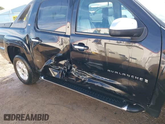 ✅ 2007 Chevrolet Avalanche 2LT • VIN: 3GNFK12377G265447 • Lot: 41795586. Listed on IAAI with 229,054 mi. Free auction sales archive from the USA and detailed vehicle history report at DreamBid. Image 6.