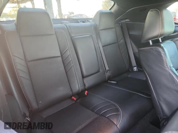 ✅ 2016 Dodge Challenger SRT 392 • VIN: 2C3CDZDJXGH152578 • Lot: 87305345. Wystawiony na Copart z przebiegiem 44 368 mil. Bezpłatny archiwum sprzedaży aukcyjnych z USA i szczegółowy raport historii pojazdu na DreamBid. Zdjęcie 10.