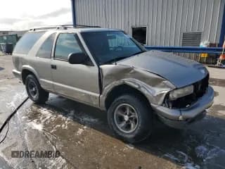 ✅ 2002 Chevrolet Blazer LS • VIN: 1GNCS18W52K214535 • Lot: 55815465. Wystawiony na Copart z przebiegiem 160 614 mil. Bezpłatny archiwum sprzedaży aukcyjnych z USA i szczegółowy raport historii pojazdu na DreamBid. Zdjęcie 4.