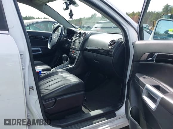 ✅ 2014 Chevrolet Captiva Sport LT • VIN: 3GNAL3EK1ES553304 • Lot: 41955655. Wystawiony na IAAI z przebiegiem 109 377 mil. Bezpłatny archiwum sprzedaży aukcyjnych z USA i szczegółowy raport historii pojazdu na DreamBid. Zdjęcie 5.