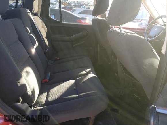 ✅ 2010 Ford Explorer Sport Trac XLT • VIN: 1FMEU5BE5AUA44579 • Лот: 91676895. Опубликован ранее на Copart с пробегом 190 344 миль. Бесплатный доступ к архиву аукционных продаж из США и подробный отчёт об истории автомобиля на DreamBid. Изображение 10.