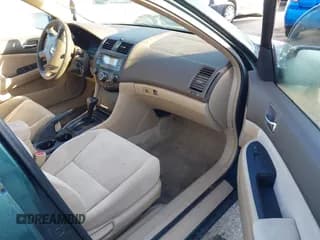 ✅ 2003 Honda Accord LX • VIN: JHMCM56363C015281 • Лот: 43669899. Опубликован ранее на IAAI с пробегом 207 224 миль. Бесплатный доступ к архиву аукционных продаж из США и подробный отчёт об истории автомобиля на DreamBid. Изображение 5.