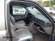 ✅ 2000 Chevrolet Suburban LT • VIN: 3GNGK26U1YG174771 • Лот: 42284256. Опубликован ранее на IAAI с пробегом 222 401 миль. Бесплатный доступ к архиву аукционных продаж из США и подробный отчёт об истории автомобиля на DreamBid. Изображение 5.