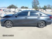 ✅ 2023 Kia Forte LXS • VIN: 3KPF24AD9PE652758 • Lot: 41818079. Wystawiony na IAAI z przebiegiem 57 120 mil. Bezpłatny archiwum sprzedaży aukcyjnych z USA i szczegółowy raport historii pojazdu na DreamBid. Zdjęcie 14.