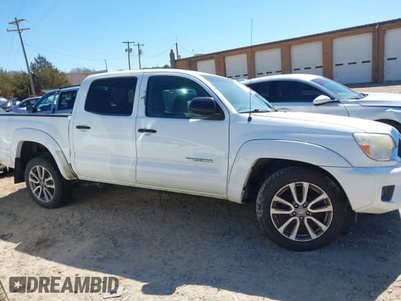 ✅ 2013 Toyota Tacoma • VIN: 5TFJX4CN5DX030249 • Лот: 41810560. Опубликован ранее на IAAI с пробегом 177 680 миль. Бесплатный доступ к архиву аукционных продаж из США и подробный отчёт об истории автомобиля на DreamBid. Изображение 13.