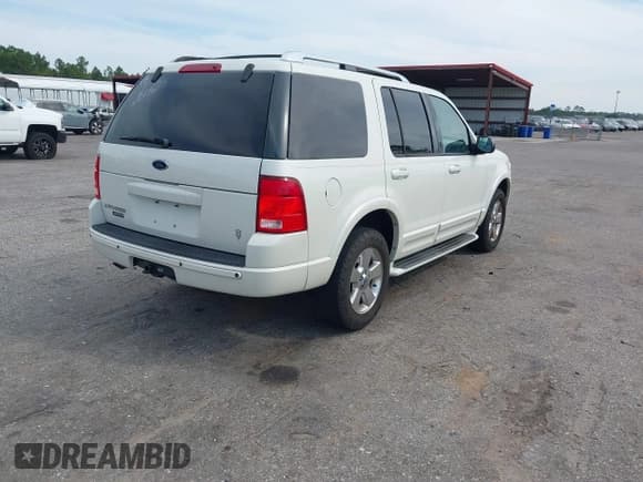✅ 2003 Ford Explorer Limited • VIN: 1FMDU65W53ZB04680 • Lot: 43201308. Wystawiony na IAAI z przebiegiem 228 762 mil. Bezpłatny archiwum sprzedaży aukcyjnych z USA i szczegółowy raport historii pojazdu na DreamBid. Zdjęcie 4.