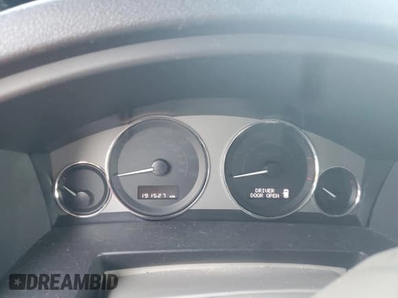 ✅ 2008 Jeep Commander Overland • VIN: 1J8HG68288C111423 • Лот: 66381584. Опубликован ранее на Copart с пробегом 191 527 миль. Бесплатный доступ к архиву аукционных продаж из США и подробный отчёт об истории автомобиля на DreamBid. Изображение 9.