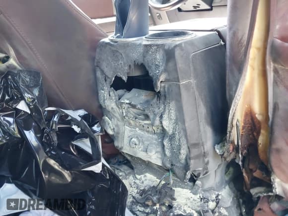 ✅ 2012 Ford Expedition XLT • VIN: 1FMJU1J55CEF66215 • Lot: 39332195. Listed on IAAI with Not provided. Free auction sales archive from the USA and detailed vehicle history report at DreamBid. Image 6.