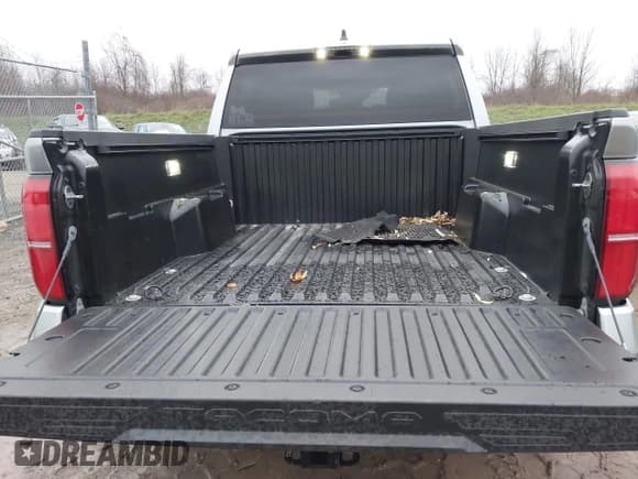 ✅ 2024 Toyota Tacoma TRD Sport • VIN: 3TMLB5JN5RM083921 • Lot: 43628715. Listed on IAAI with 18,380 mi. Free auction sales archive from the USA and detailed vehicle history report at DreamBid. Image 18.