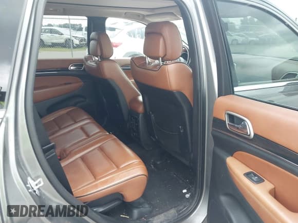 ✅ 2011 Jeep Grand Cherokee Overland • VIN: 1J4RR6GT0BC726355 • Lot: 42996759. Listed on IAAI with 153,649 mi. Free auction sales archive from the USA and detailed vehicle history report at DreamBid. Image 8.