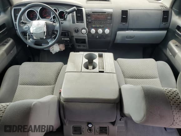 ✅ 2011 Toyota Tundra SR5 • VIN: 5TFDM5F1XBX027056 • Lot: 63811735. Listed on Copart with 272,617 mi. Free auction sales archive from the USA and detailed vehicle history report at DreamBid. Image 8.