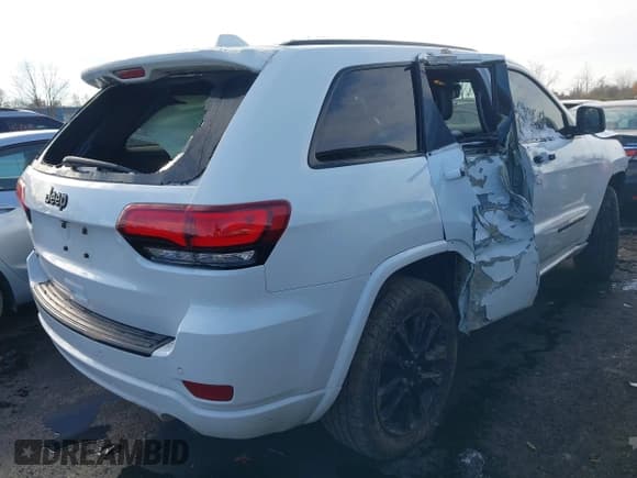 ✅ 2019 Jeep Grand Cherokee Laredo E • VIN: 1C4RJFAG0KC545782 • Lot: 43665243. Listed on IAAI with 68,393 mi. Free auction sales archive from the USA and detailed vehicle history report at DreamBid. Image 4.