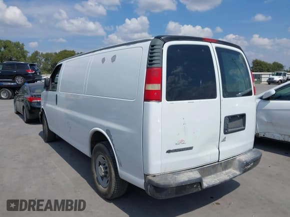 ✅ 2008 Chevrolet Express Cargo • VIN: 1GCGG25C681156400 • Лот: 43247405. Опубликован ранее на IAAI с пробегом 219 272 миль. Бесплатный доступ к архиву аукционных продаж из США и подробный отчёт об истории автомобиля на DreamBid. Изображение 3.