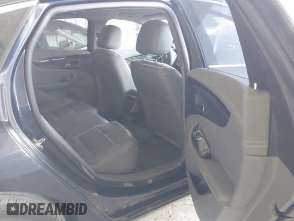 ✅ 2017 Chevrolet Impala Premier • VIN: 2G1145S30H9169880 • Lot: 43327841. Wystawiony na IAAI z przebiegiem 111 115 mil. Bezpłatny archiwum sprzedaży aukcyjnych z USA i szczegółowy raport historii pojazdu na DreamBid. Zdjęcie 8.