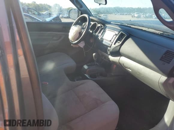 ✅ 2014 Toyota Tacoma • VIN: 5TFNX4CN1EX041963 • Lot: 84404205. Listed on Copart with 143,427 mi. Free auction sales archive from the USA and detailed vehicle history report at DreamBid. Image 10.