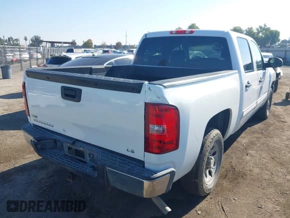 ✅ 2010 Chevrolet Silverado 1500 LS • VIN: 3GCRCREA7AG264172 • Lot: 43559823. Listed on IAAI with 176,031 mi. Free auction sales archive from the USA and detailed vehicle history report at DreamBid. Image 4.