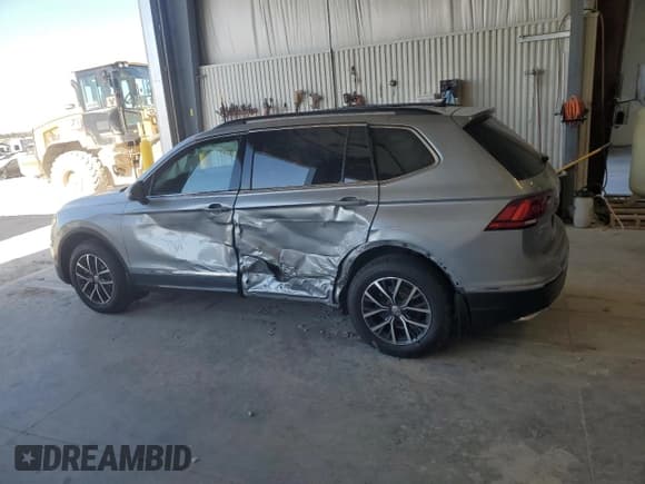 ✅ 2020 Volkswagen Tiguan SE • VIN: 3VV2B7AX8LM080447 • Lot: 90936075. Wystawiony na Copart z przebiegiem 52 977 mil. Bezpłatny archiwum sprzedaży aukcyjnych z USA i szczegółowy raport historii pojazdu na DreamBid. Zdjęcie 2.
