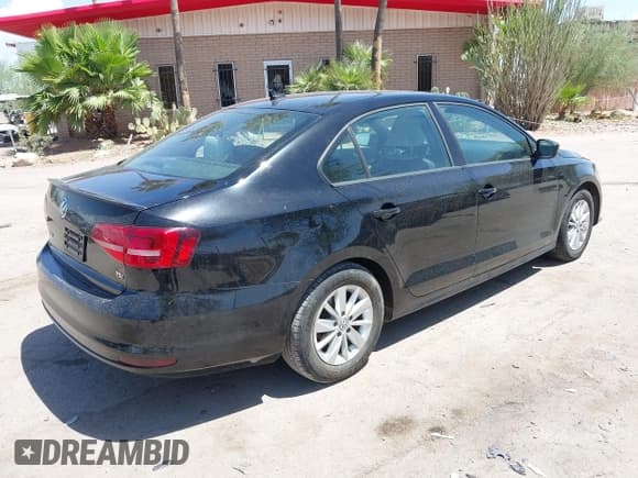✅ 2015 Volkswagen Jetta SE • VIN: 3VWD17AJ7FM225002 • Lot: 42843029. Listed on IAAI with 114,903 mi. Free auction sales archive from the USA and detailed vehicle history report at DreamBid. Image 4.