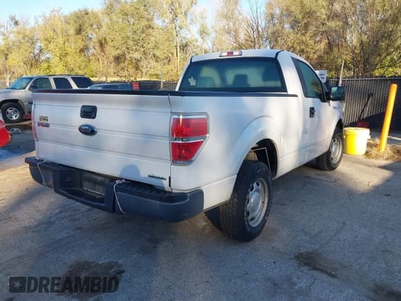 ✅ 2014 Ford F-150 XL • VIN: 1FTMF1CM3EKE26376 • Lot: 43607085. Listed on IAAI with 212,945 mi. Free auction sales archive from the USA and detailed vehicle history report at DreamBid. Image 4.
