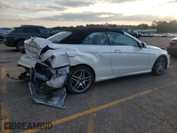 ✅ 2014 Mercedes-Benz E 550 • VIN: WDDKK7DF6EF266448 • Lot: 91807585. Listed on Copart with 77,108 mi. Free auction sales archive from the USA and detailed vehicle history report at DreamBid. Image 3.