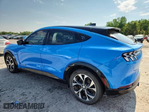 ✅ 2022 Ford Mustang Mach-E Premium • VIN: 3FMTK3SU9NMA24001 • Lot: 70929585. Listed on Copart with 37,905 mi. Free auction sales archive from the USA and detailed vehicle history report at DreamBid. Image 2.