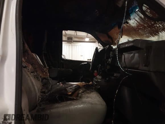 ✅ 2014 Chevrolet Express Cargo • VIN: 1GCWGFCGXE1145405 • Lot: 41331839. Listed on IAAI with 204,793 mi. Free auction sales archive from the USA and detailed vehicle history report at DreamBid. Image 5.