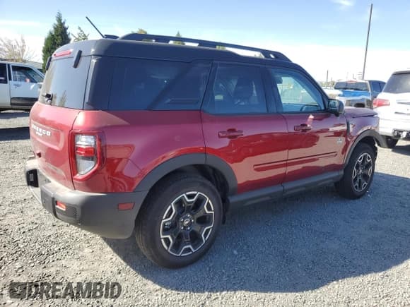 ✅ 2025 Ford Bronco Sport Outer Banks • VIN: 3FMCR9CN2SRE42341 • Lot: 81685565. Wystawiony na Copart z przebiegiem 2 379 mil. Bezpłatny archiwum sprzedaży aukcyjnych z USA i szczegółowy raport historii pojazdu na DreamBid. Zdjęcie 3.