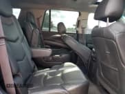 ✅ 2016 Cadillac Escalade Premium Collection • VIN: 1GYS4CKJ4GR126706 • Lot: 89549895. Wystawiony na Copart z przebiegiem 119 845 mil. Bezpłatny archiwum sprzedaży aukcyjnych z USA i szczegółowy raport historii pojazdu na DreamBid. Zdjęcie 11.