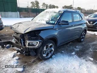 ✅ 2022 Hyundai Venue Limited • VIN: KMHRC8A36NU133802 • Lot: 41496145. Listed on IAAI with 15,536 mi. Free auction sales archive from the USA and detailed vehicle history report at DreamBid. Image 2.