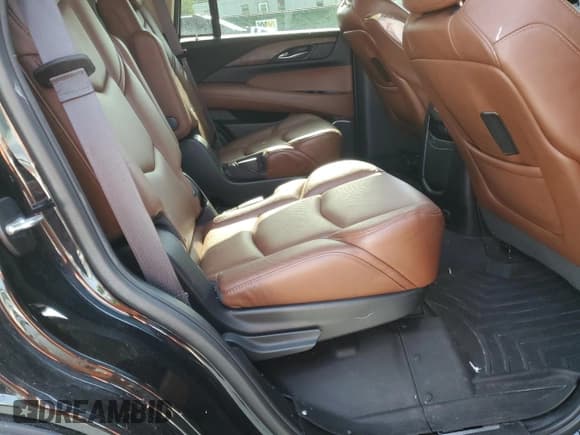 ✅ 2017 Cadillac Escalade Premium Luxury • VIN: 1GYS3CKJ6HR290673 • Lot: 54149625. Wystawiony na Copart z przebiegiem 130 980 mil. Bezpłatny archiwum sprzedaży aukcyjnych z USA i szczegółowy raport historii pojazdu na DreamBid. Zdjęcie 11.