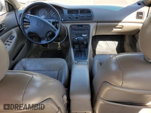 ✅ 1996 Honda Accord EX • VIN: 1HGCD5668TA091433 • Лот: 59375654. Опубликован ранее на Copart с пробегом 317 499 миль. Бесплатный доступ к архиву аукционных продаж из США и подробный отчёт об истории автомобиля на DreamBid. Изображение 8.