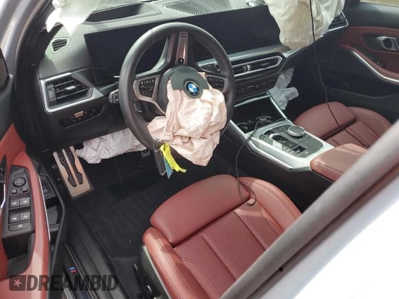 ✅ 2024 BMW 3 Series M340i xDrive • VIN: 3MW49FF0XR8E33956 • Lot: 70353695. Wystawiony na Copart z przebiegiem Nie podano. Bezpłatny archiwum sprzedaży aukcyjnych z USA i szczegółowy raport historii pojazdu na DreamBid. Zdjęcie 8.