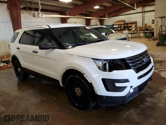 ✅ 2018 Ford Police Interceptor Utility • VIN: 1FM5K8AR2JGC74087 • Lot: 49157085. Wystawiony na Copart z przebiegiem 101 768 mil. Bezpłatny archiwum sprzedaży aukcyjnych z USA i szczegółowy raport historii pojazdu na DreamBid. Zdjęcie 4.