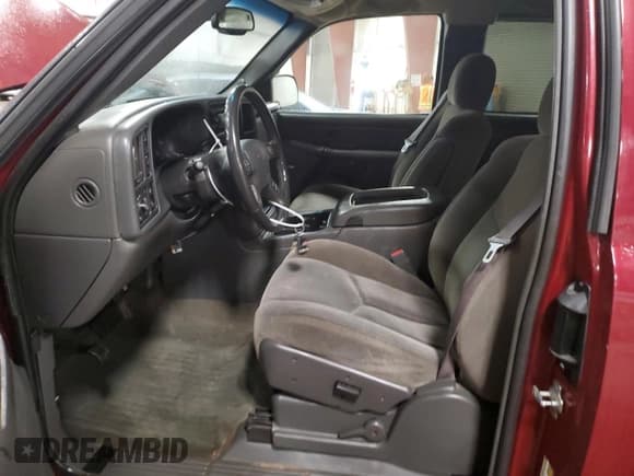 ✅ 2005 Chevrolet Silverado 2500HD LT • VIN: 1GCHK29UX5E169743 • Лот: 84625804. Опубликован ранее на Copart с пробегом 174 511 миль. Бесплатный доступ к архиву аукционных продаж из США и подробный отчёт об истории автомобиля на DreamBid. Изображение 7.